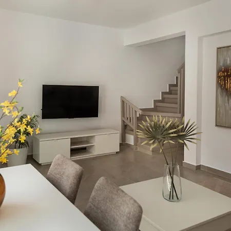 Sienna Townhouse By Staycom 公寓 *