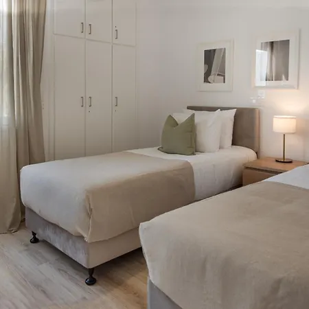 Апартаменты Sienna Townhouse By Staycom *