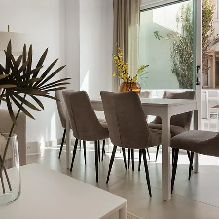 Апартаменты Sienna Townhouse By Staycom Пафос