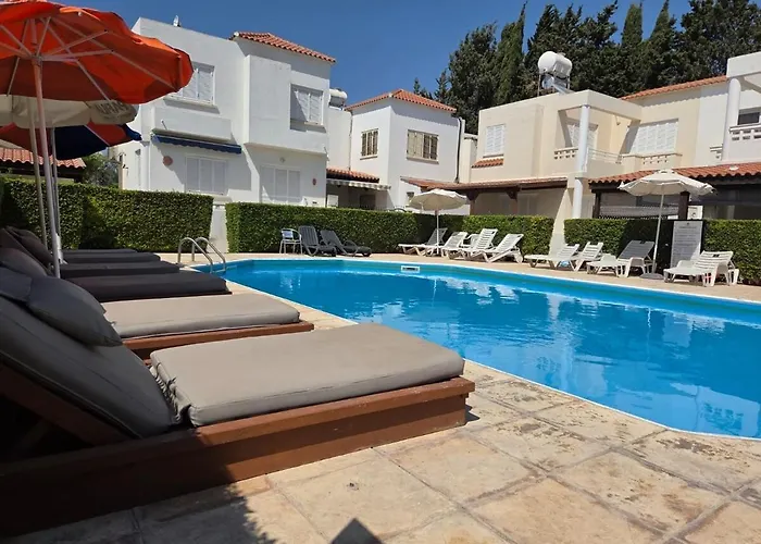 Sienna Townhouse By Staycom Pafos